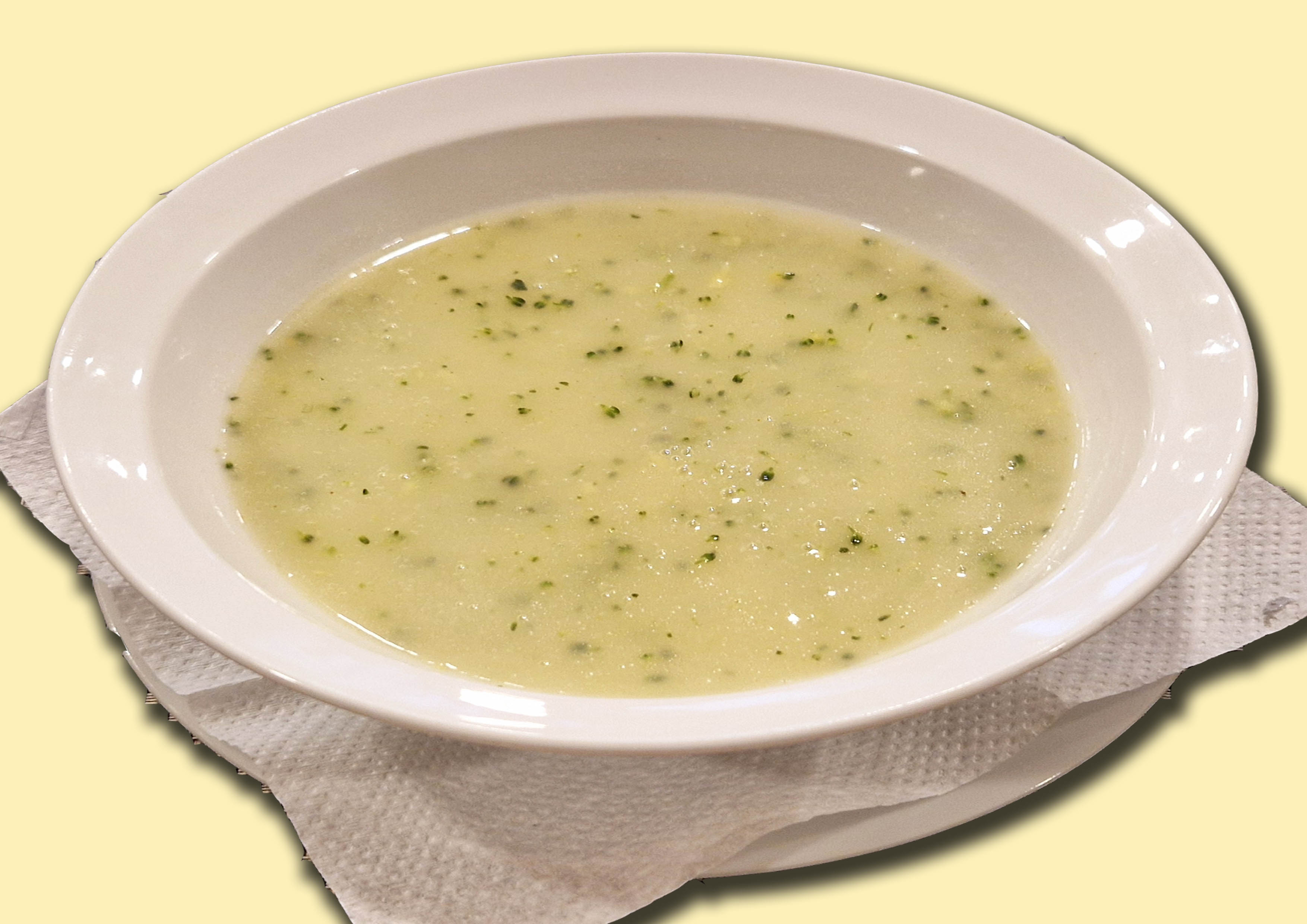 Brokkolikrémleves (A, C, J) - Brokkolicremesuppe (A, C, J) - Cream of broccoli soup (A, C, J)